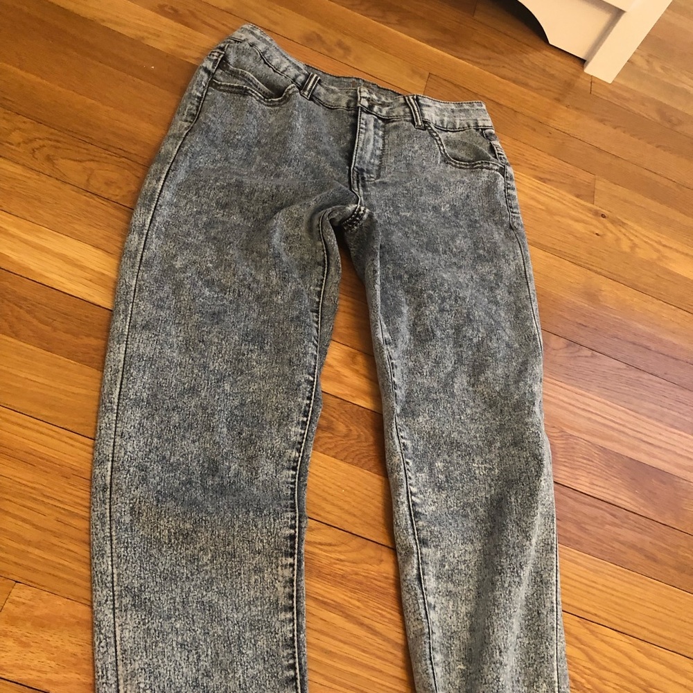 High waited acid wash jeans